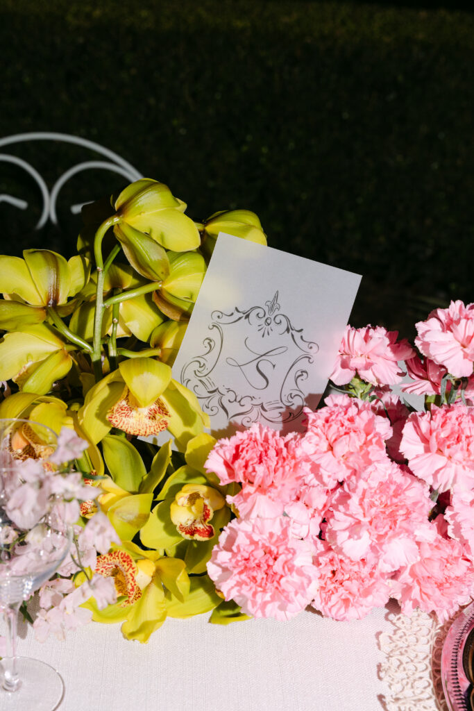 unexpected colour combination wedding styling floral trend