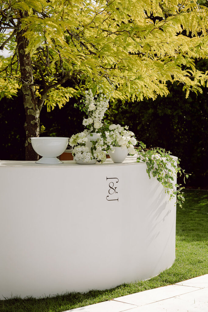 centrepiece setup by poni studio, captured by ashleigh haase photography 